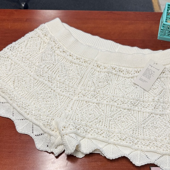a new day Pants - A new day crochet shorts L // 080115